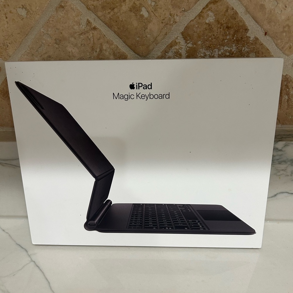 Apple iPad Magic Keyboard - Black